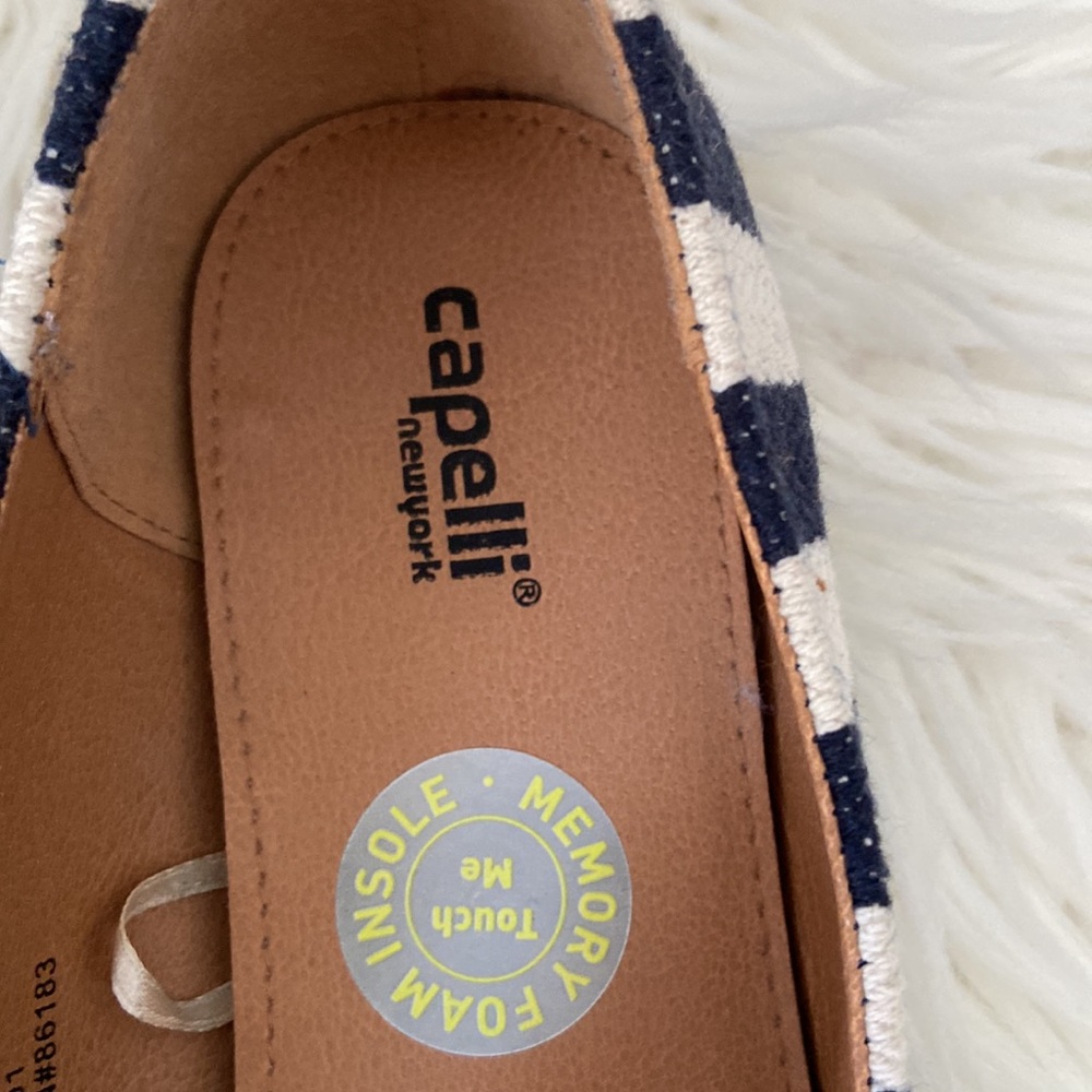 Capelli Memory Foam Shoes preowned excellent condition size 8 - Picture 2 of 10